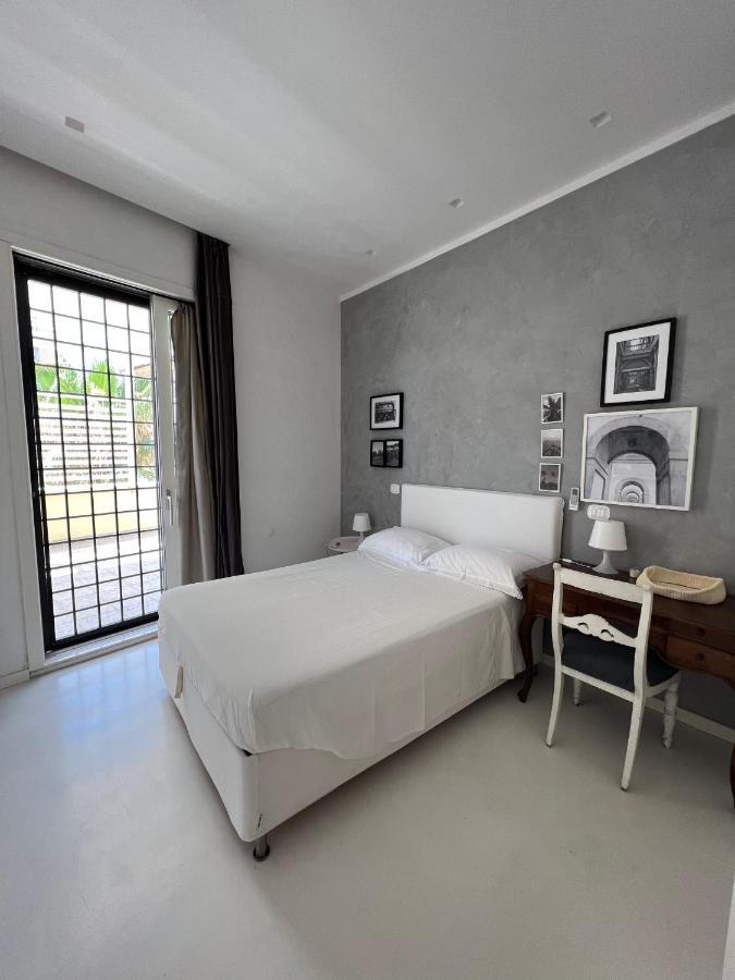 לידו די אוסטיה Rome, Beautiful Apartment In A Vintage Building מראה חיצוני תמונה