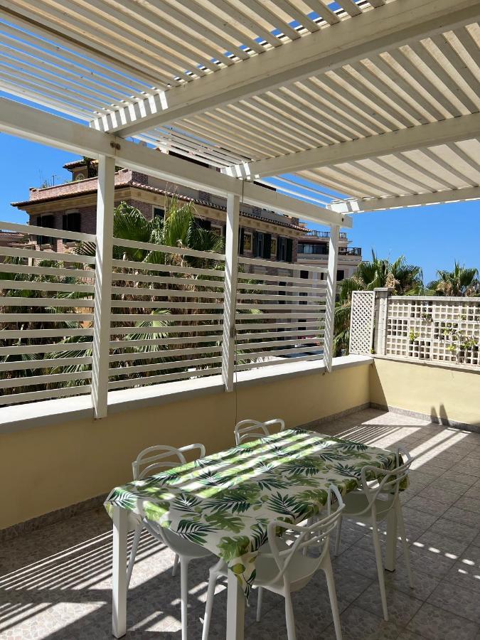לידו די אוסטיה Rome, Beautiful Apartment In A Vintage Building מראה חיצוני תמונה