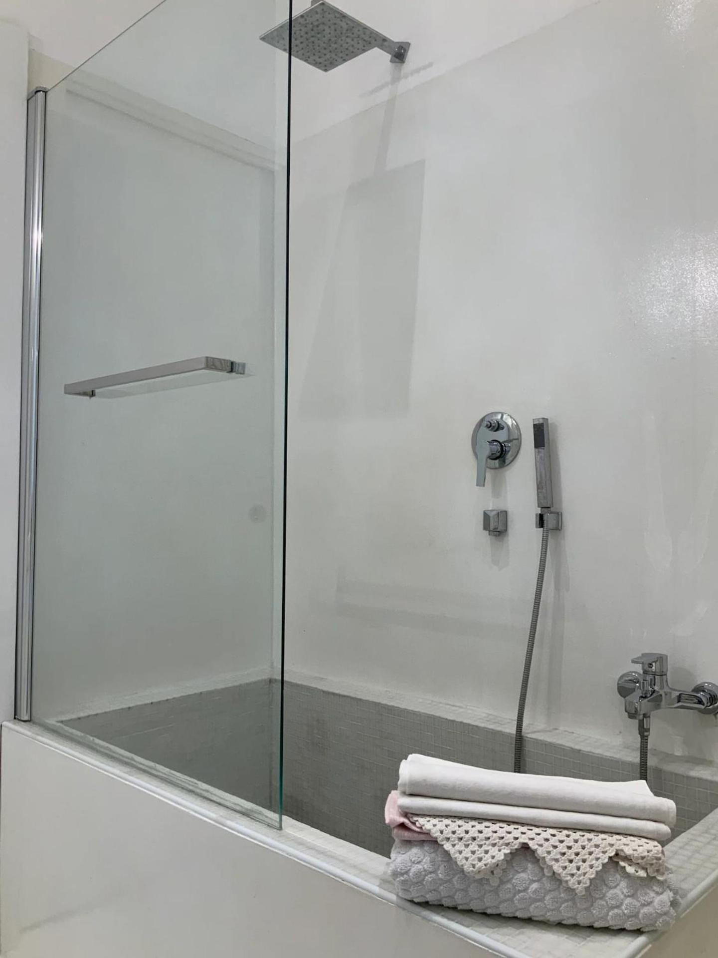 לידו די אוסטיה Rome, Beautiful Apartment In A Vintage Building מראה חיצוני תמונה
