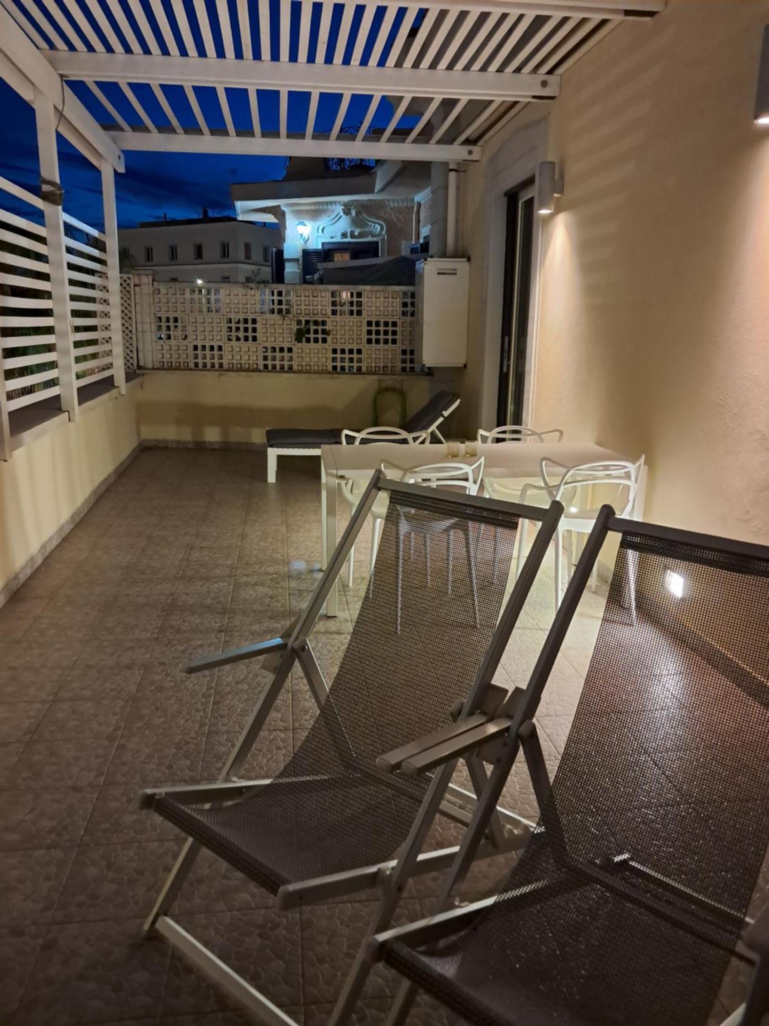 לידו די אוסטיה Rome, Beautiful Apartment In A Vintage Building מראה חיצוני תמונה