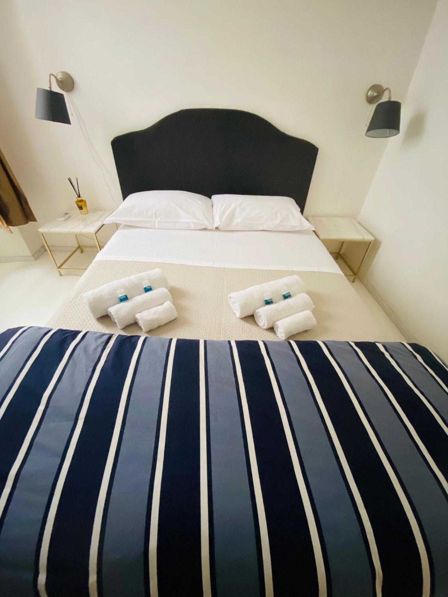 לידו די אוסטיה Rome, Beautiful Apartment In A Vintage Building מראה חיצוני תמונה